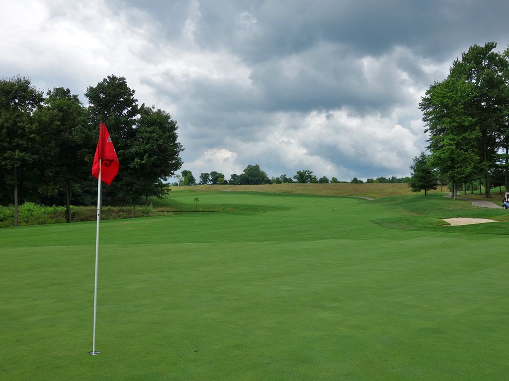 7th Hole at Stonelick Hills Golf Club (400 Yard Par 4)
